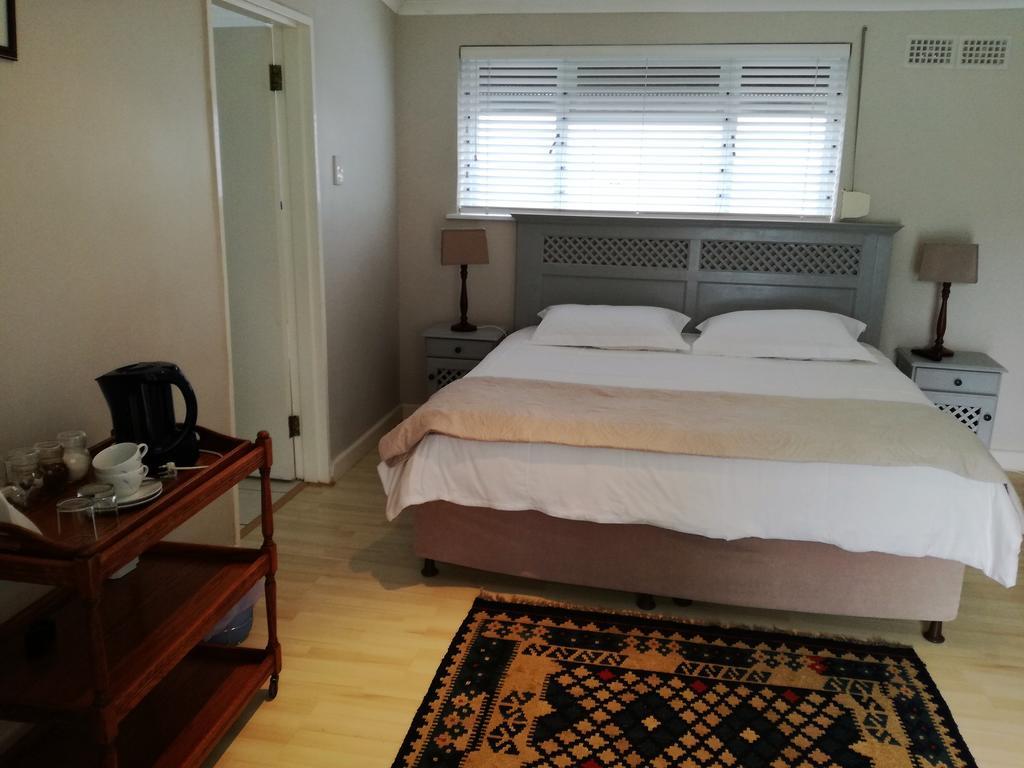 Livesey Lodge Guest House Hermanus Rum bild